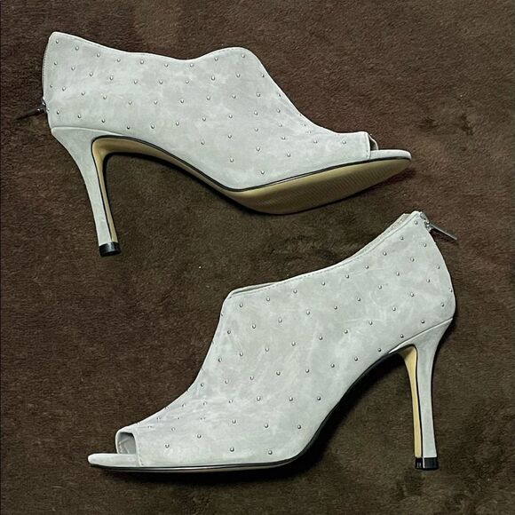 LORD & Taylor grey Genevive peep toe ankle booties size 7 M like new - Picture 11 of 11